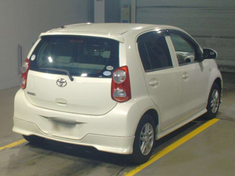 2011 Toyota Passo KGC30[1]