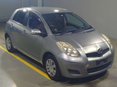 2010 Toyota Vitz SCP90[2]