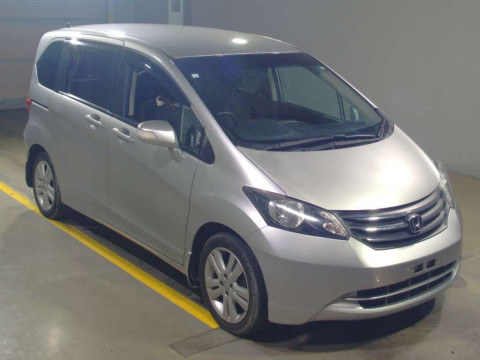 2011 Honda Freed GB3[2]