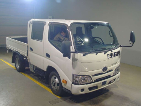 2019 Toyota Toyoace Truck XZU605[2]