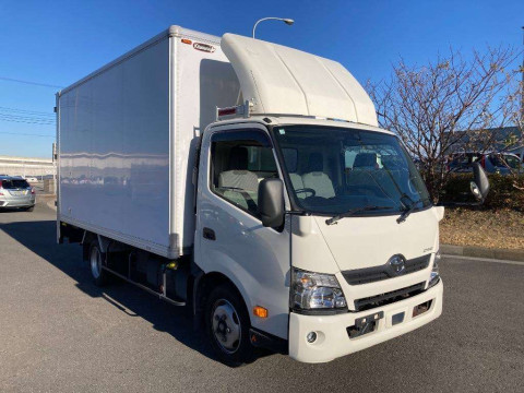 2018 Toyota Dyna Truck XZU710[2]