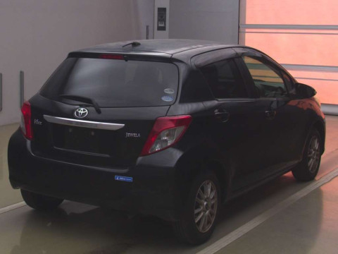 2011 Toyota Vitz NSP130[1]