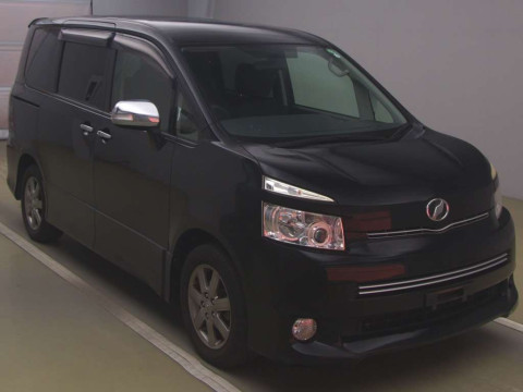 2009 Toyota Voxy ZRR70W[2]