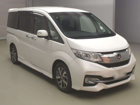 2015 Honda Step WGN Spada RP3[2]