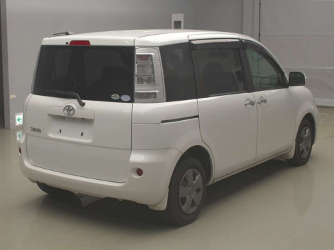 2011 Toyota Sienta NCP81G[1]