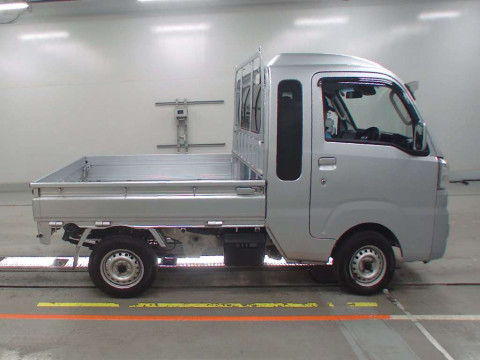 2020 Daihatsu Hijet Truck S500P[2]