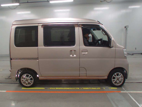 2018 Daihatsu Hijet Cargo S331V[2]