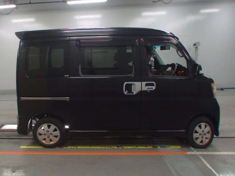 2010 Subaru Dias Wagon S331N[2]