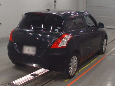 2010 Suzuki Swift ZC72S[1]