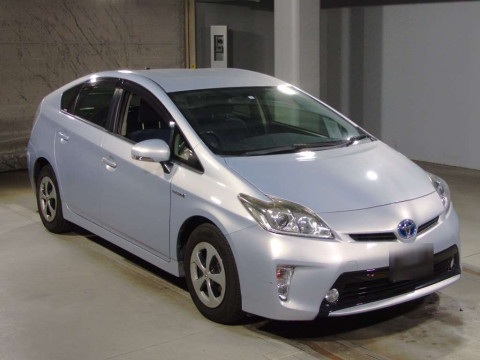 2014 Toyota Prius ZVW30[2]