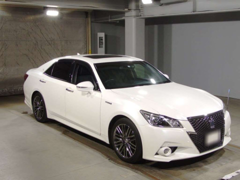 2014 Toyota Crown Hybrid AWS210[2]