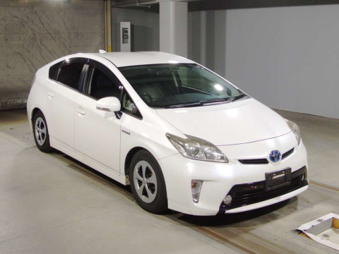 2014 Toyota Prius ZVW30[2]