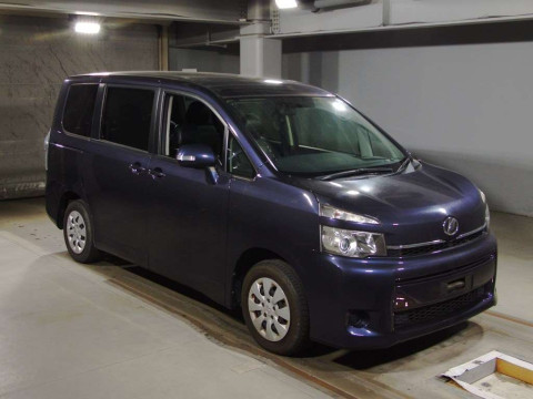 2012 Toyota Voxy ZRR70G[2]