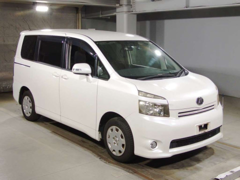 2008 Toyota Voxy ZRR70G[2]