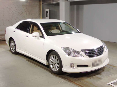 2008 Toyota Crown GRS202[2]