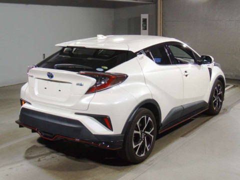 2017 Toyota C-HR ZYX10[1]