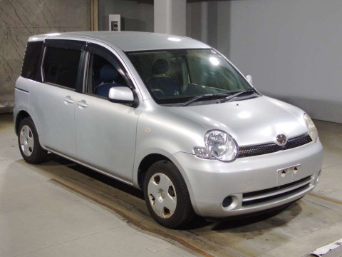 2005 Toyota Sienta NCP81G[2]