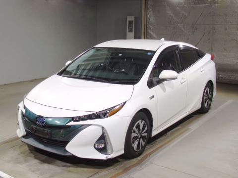 2017 Toyota Prius PHV ZVW52[0]