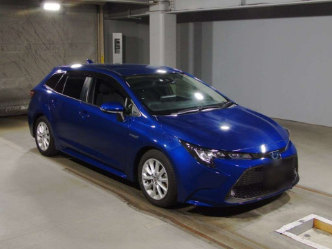 2020 Toyota Corolla Touring Wagon ZWE211W[2]