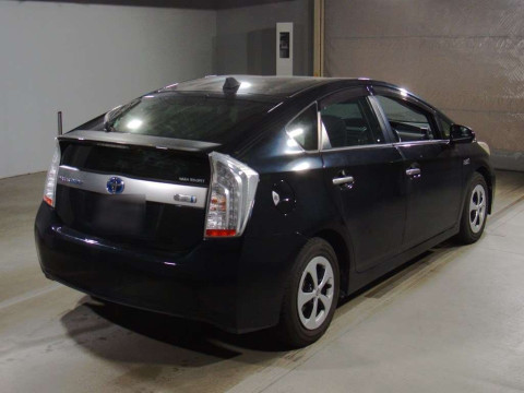 2012 Toyota Prius PHV ZVW35[1]