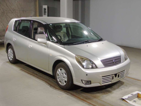 2001 Toyota OPA ACT10[2]