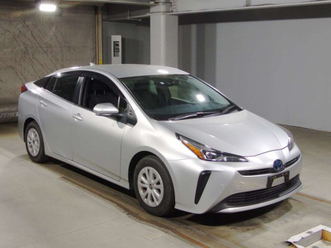 2021 Toyota Prius ZVW55[2]