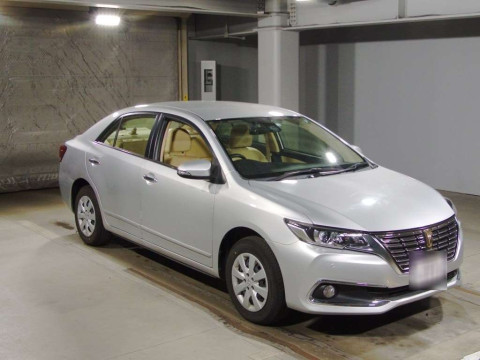 2018 Toyota Premio ZRT261[2]