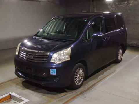 2011 Toyota Noah ZRR70G[0]