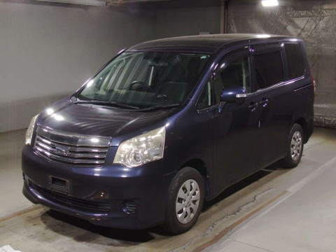 2010 Toyota Noah ZRR70G[0]