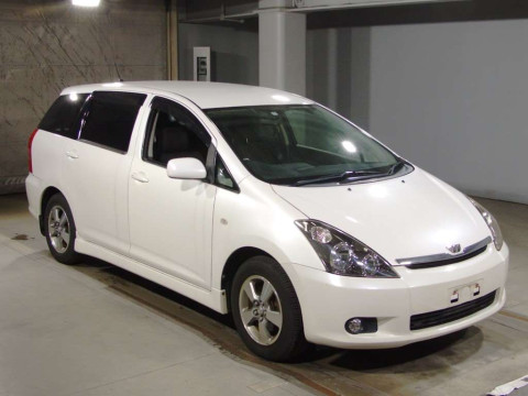 2005 Toyota Wish ZNE10G[2]