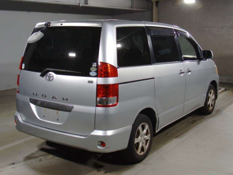 2006 Toyota Noah AZR60G[1]