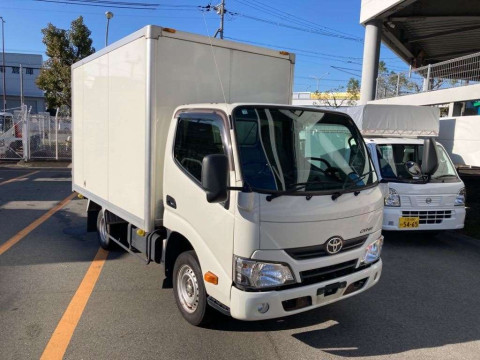 2018 Toyota Dyna Truck TRY230[2]