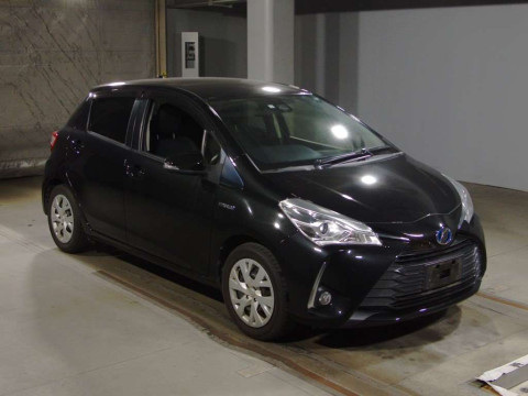 2018 Toyota Vitz NHP130[2]