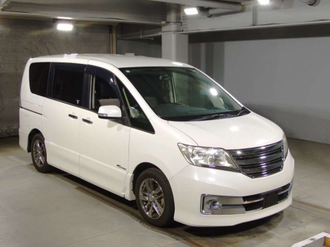 2013 Nissan Serena HC26[2]