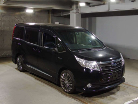 2015 Toyota Noah ZWR80G[2]