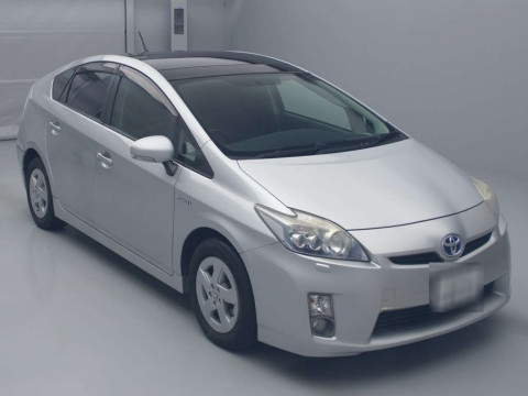 2011 Toyota Prius ZVW30[2]