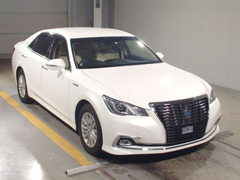 2015 Toyota Crown Hybrid AWS210[2]