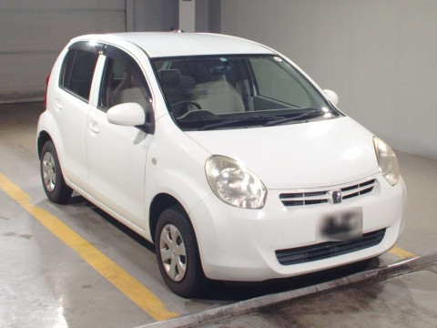 2011 Toyota Passo KGC30[2]