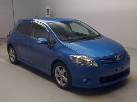 2010 Toyota Auris ZRE152H[2]