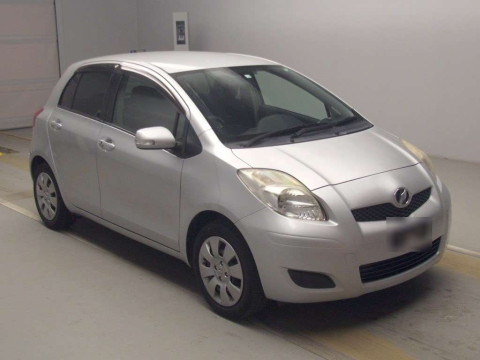 2010 Toyota Vitz SCP90[2]