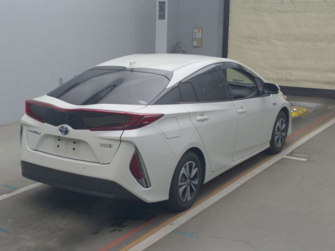 2018 Toyota Prius PHV ZVW52[1]