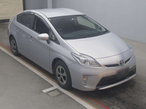 2014 Toyota Prius ZVW30[2]