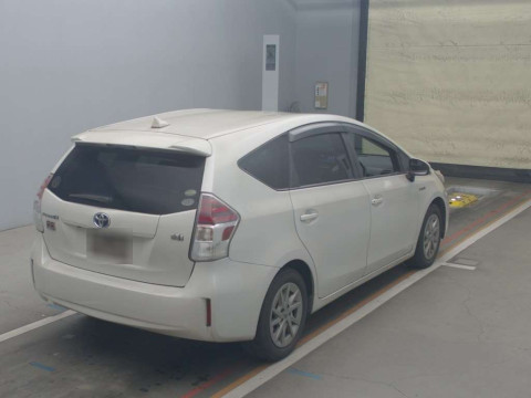 2015 Toyota Prius alpha ZVW41W[1]