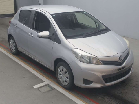 2013 Toyota Vitz KSP130[2]