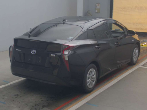 2018 Toyota Prius ZVW50[1]