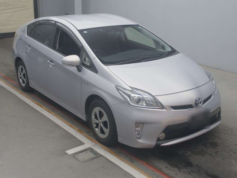 2012 Toyota Prius ZVW30[2]