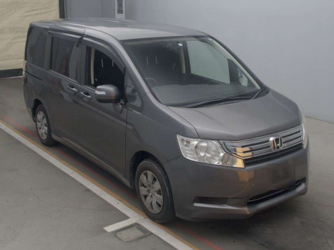 2011 Honda Step WGN RK1[2]