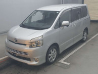 2007 Toyota Voxy