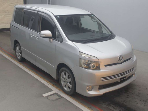 2007 Toyota Voxy ZRR75W[2]