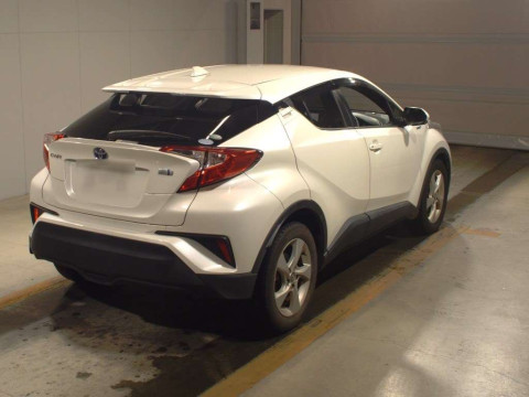 2017 Toyota C-HR ZYX10[1]